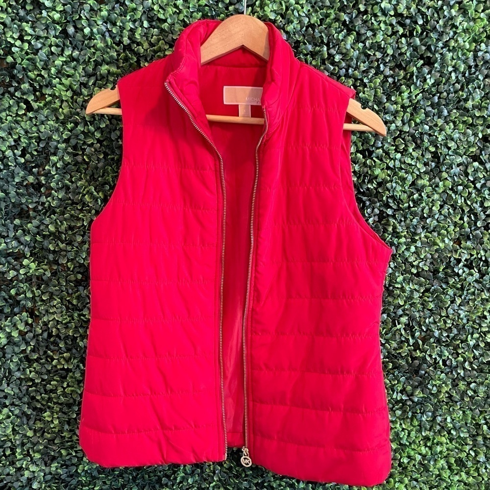 NWOT MICHAEL KORS Womens vest puffer round logo